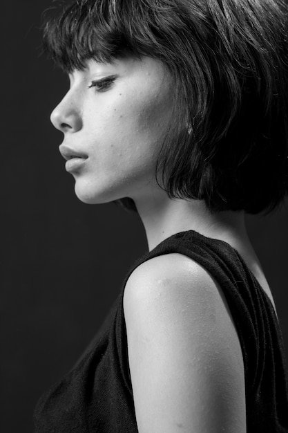 Retrato editorial em preto e branco